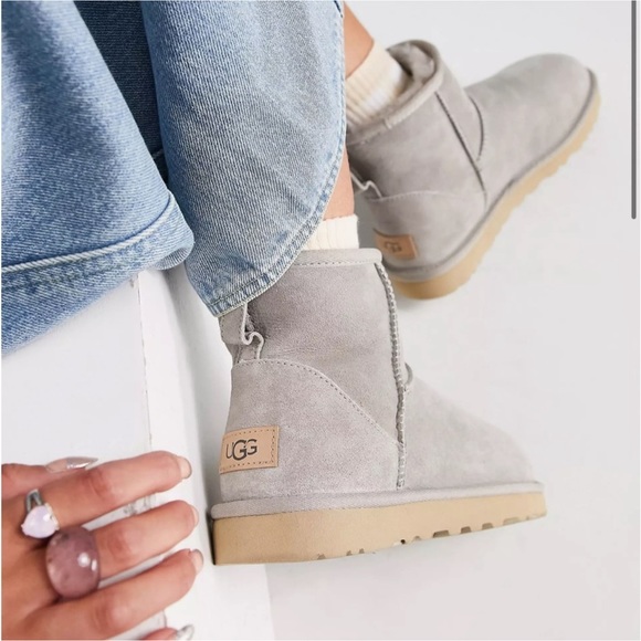 UGG MINI CLASSIC II BOOTS RARE GOAT SIZE 7 ‘ONLY ONE ☝️ LEFT’ - Picture 12 of 12